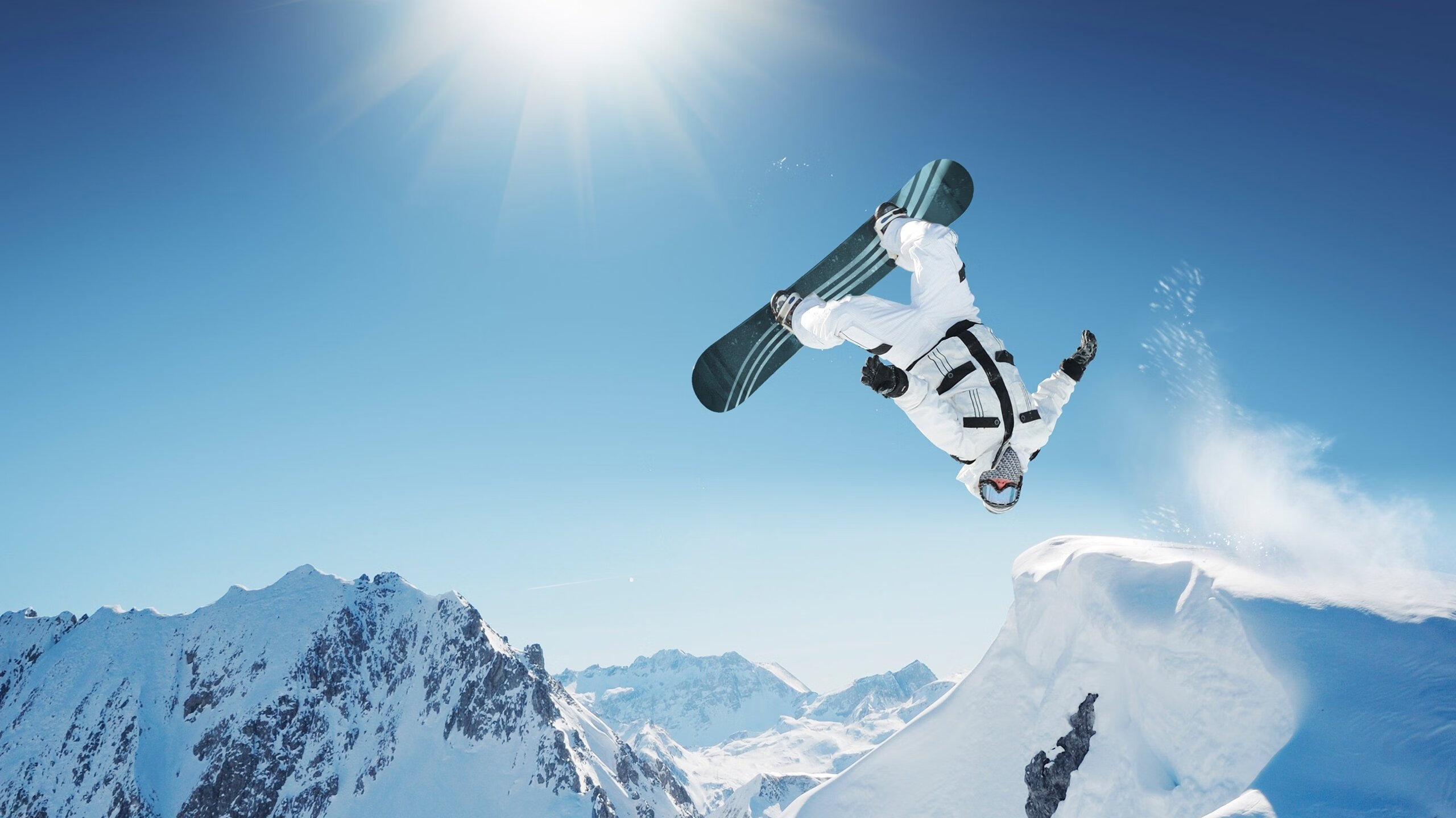 德甲:拜仁4-0大胜奥格斯堡,莱万完成帽子戏法,德甲拜仁vs奥格斯堡